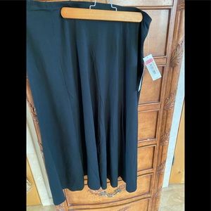 Eileen Fisher ladies skirt. Size L
